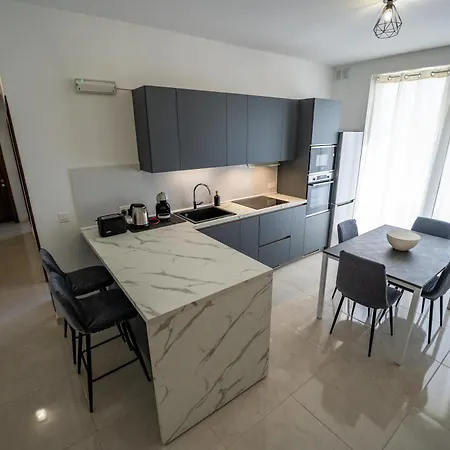 Brand New Located In By Sf Homes Apartamento